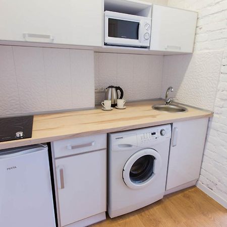חארקיב Cozy Apartment Beside Metro Yaroslava Mudroho, Universytet - Chernyshevska Str 95-6 מראה חיצוני תמונה
