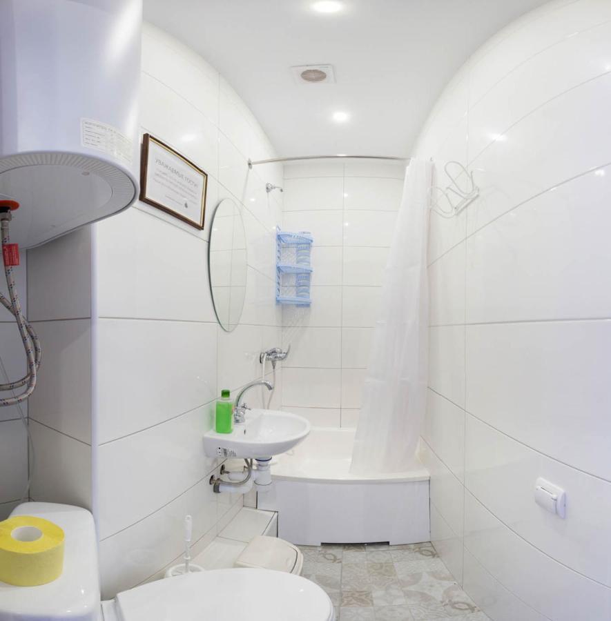 חארקיב Cozy Apartment Beside Metro Yaroslava Mudroho, Universytet - Chernyshevska Str 95-6 מראה חיצוני תמונה